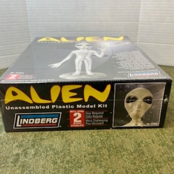 Lindberg Alien Unassembled Plastic Model Kit Skill Level 2 New in Box - Picture 5 of 6